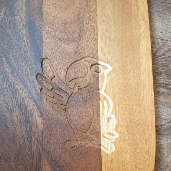 New Wooden Cutting Board with Parrot Etched By a CNC Machine. - Picture 2 of 5